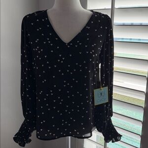 NWT Women’s XS Cece V neck Black Blouse with Heart Design